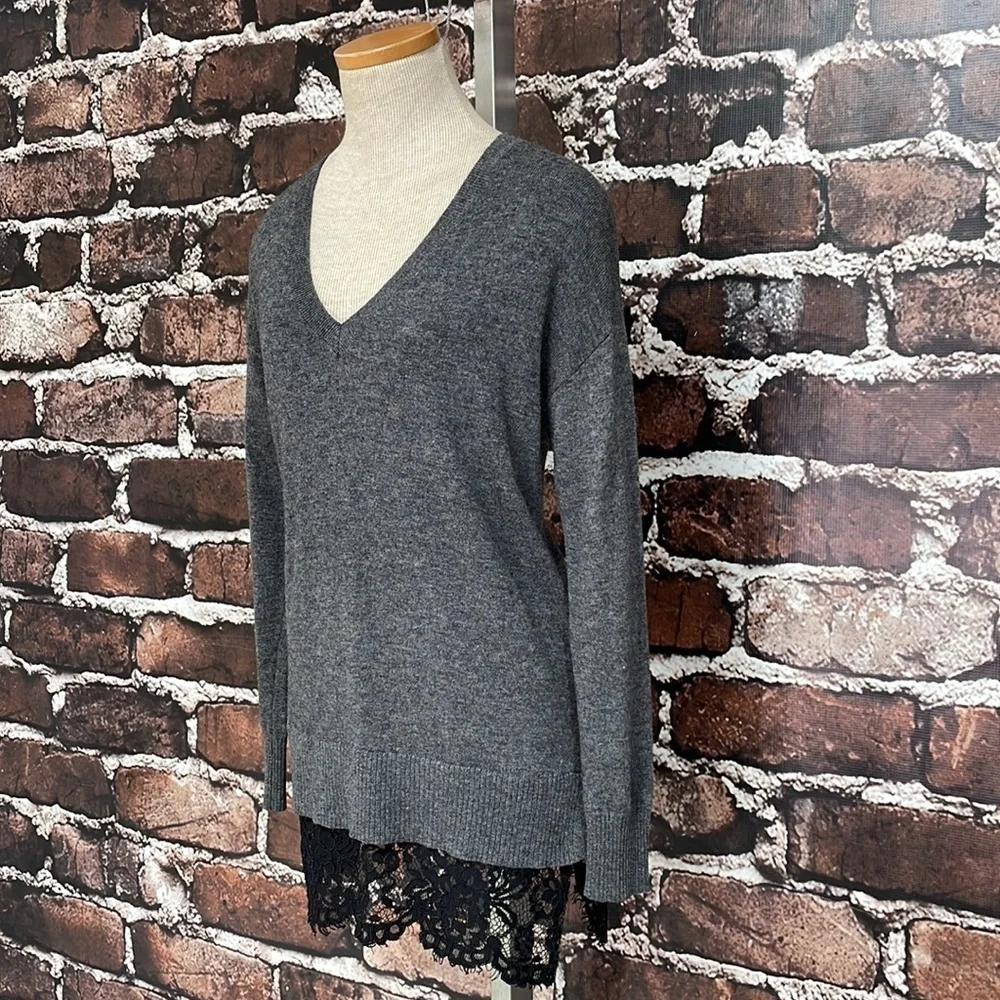 Topshop Sweater V-neck Gray Black Lace Hem Size 4